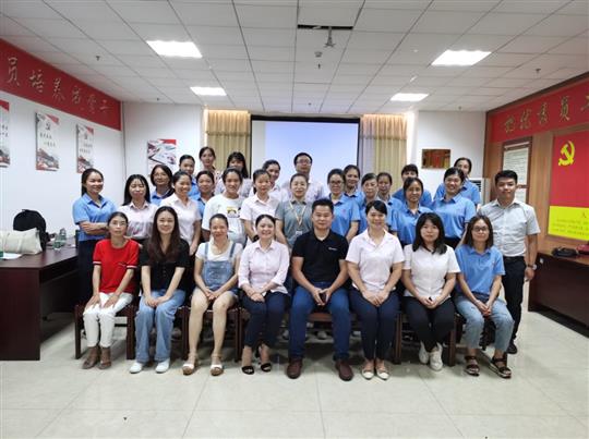    提升業(yè)務(wù)能力 打造高效團(tuán)隊(duì)——商砼公司、工程公司聯(lián)合舉辦財(cái)務(wù)及統(tǒng)計(jì)員業(yè)務(wù)培訓(xùn)會(huì) 